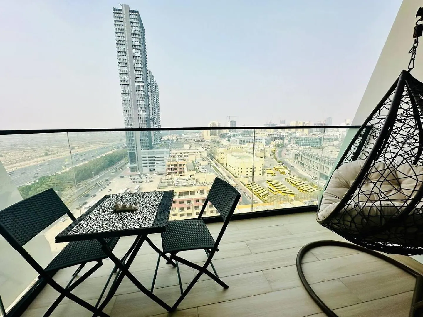 Apartamento Chic 2Br In Jvc Balcony Pool & Parking Dubái